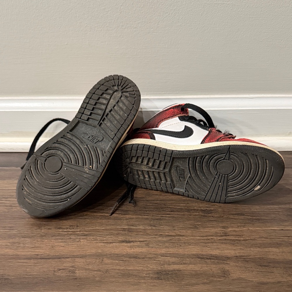 Nike Jordan 1 Mid - Picture 2 of 2